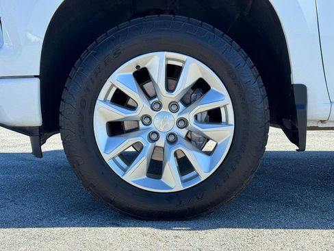 Used 2023 Chevrolet Silverado 1500 Custom image 15