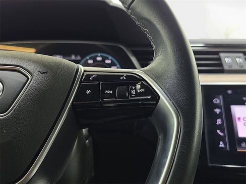 Used 2024 Audi Q8 e-tron Premium image 19