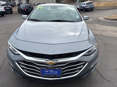 Used 2024 Chevrolet Malibu LT image 2