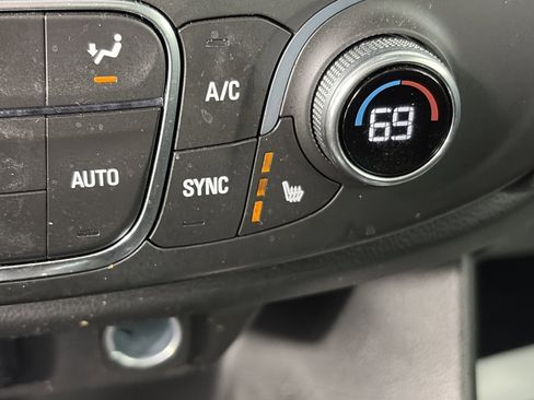 Certified 2023 Chevrolet Traverse RS image 30