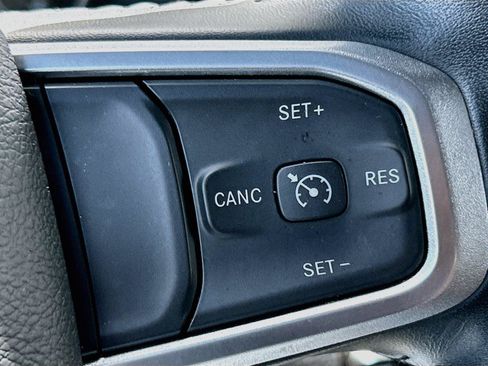Used 2022 RAM 1500 Big Horn AWD/4WD image 37