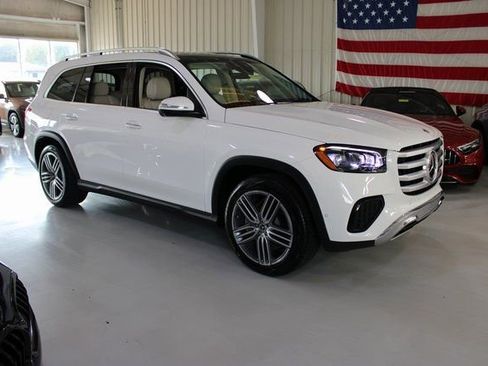 Used 2024 Mercedes-Benz GLS 450 GLS 450 4MATIC image 43