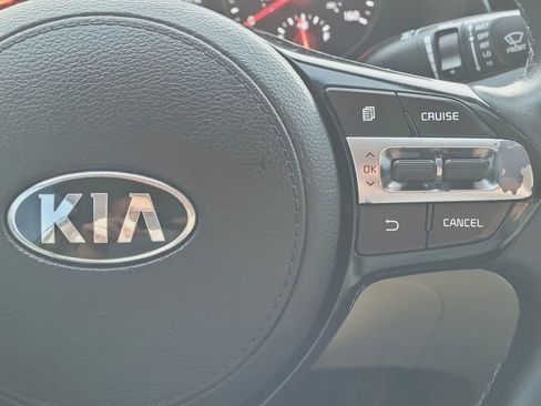 Used 2017 Kia Cadenza Premium w/ Luxury Package image 20