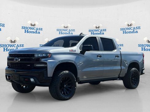 Used 2020 Chevrolet Silverado 1500 LT Trail Boss w/ Convenience Package image 2