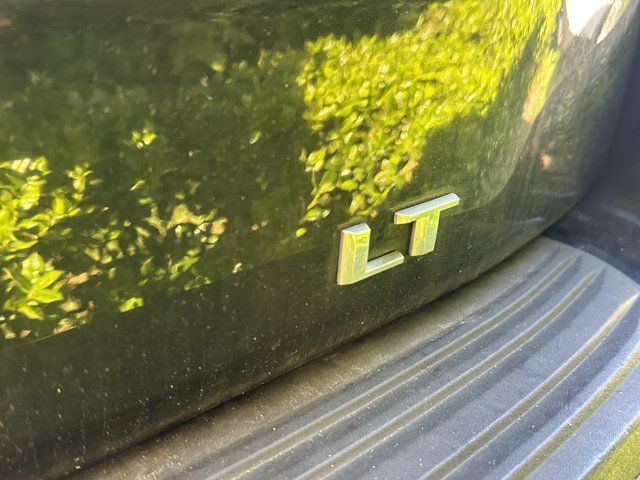 Used 2023 Chevrolet Suburban LT AWD/4WD image 5