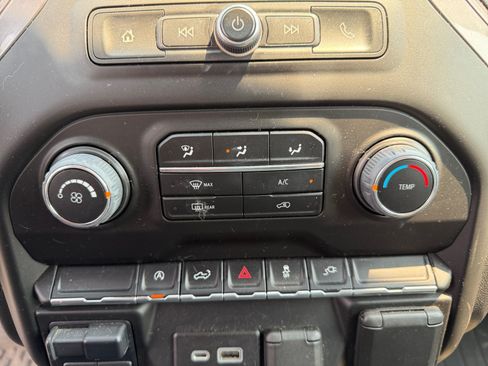 Used 2022 Chevrolet Silverado 1500 Custom AWD/4WD image 12