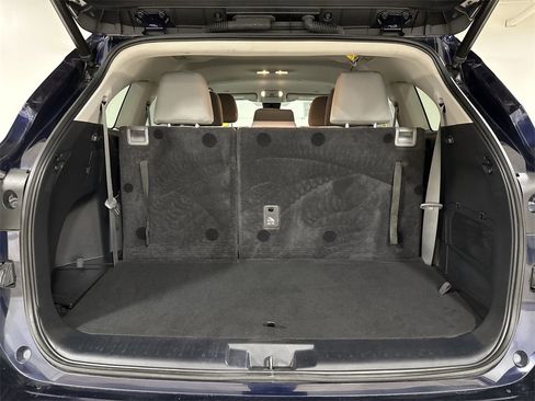 Used 2023 Toyota Highlander LE image 23