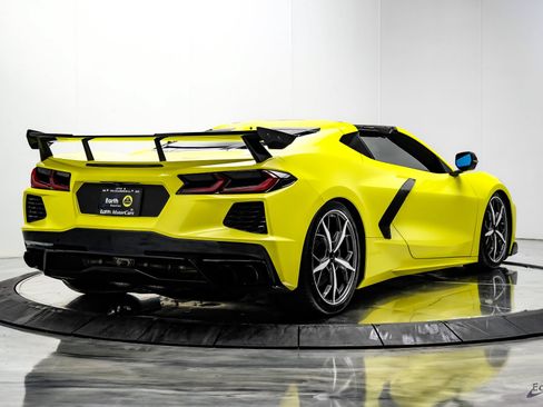 Used 2021 Chevrolet Corvette Stingray Premium Cpe w/ Z51 Performance Package RWD image 19