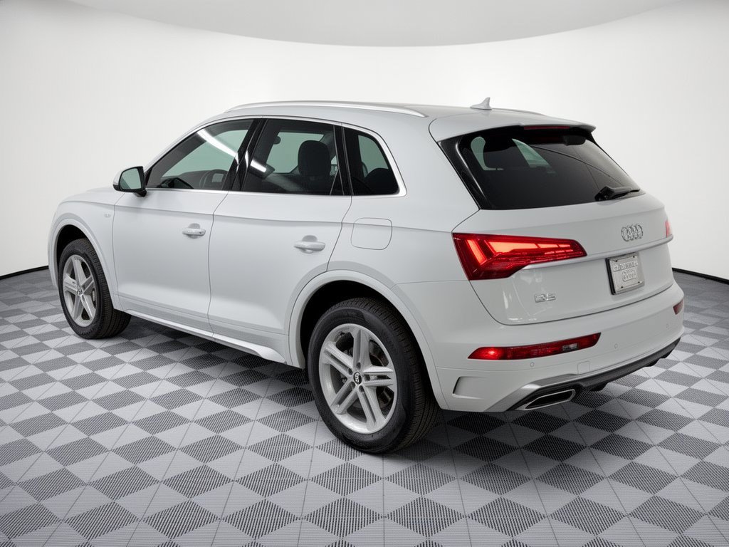 Used 2024 Audi Q5 e Premium w/ Convenience Package AWD/4WD image 3