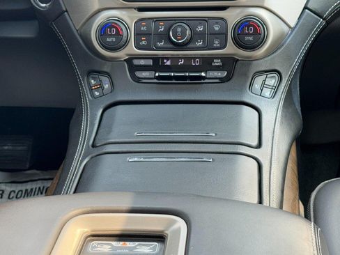 Used 2018 GMC Yukon Denali w/ Denali Ultimate Package AWD/4WD image 15