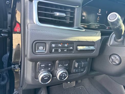 Used 2024 GMC Yukon Denali w/ Advanced Technology Package AWD/4WD image 30