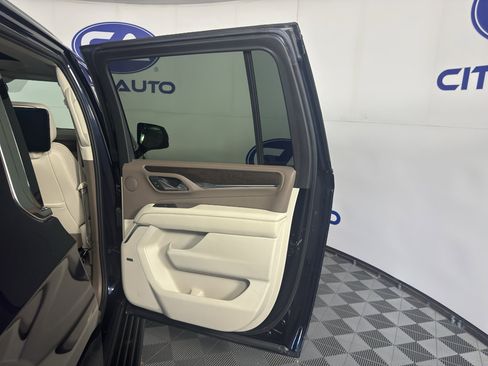 Used 2021 GMC Yukon XL Denali w/ Denali Premium Package AWD/4WD image 40