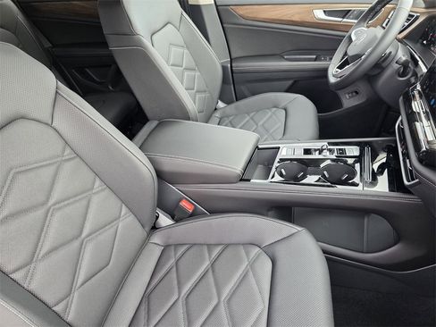 New 2026 Volkswagen Atlas SE image 10