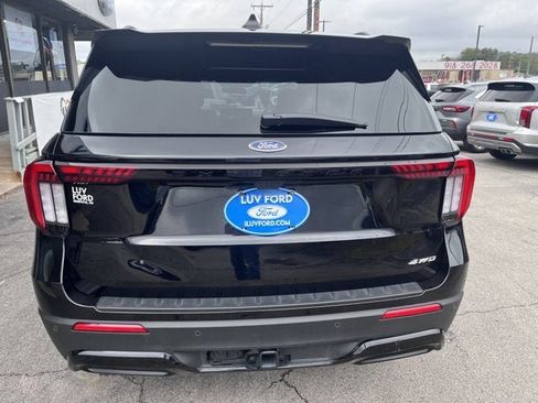 Used 2025 Ford Explorer ST-Line w/ ST-Line Street Pack image 6