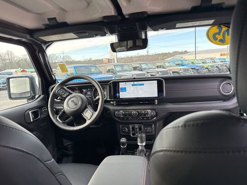 New 2025 Jeep Gladiator Sport image 29