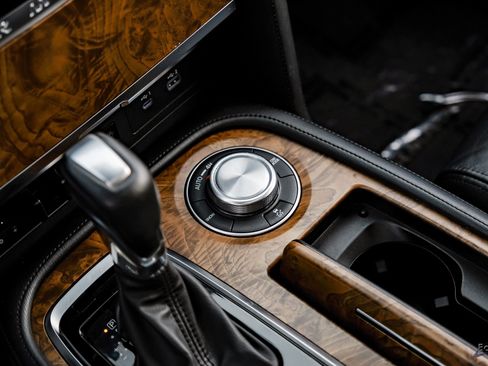 Used 2021 Nissan Armada SL w/ Captain's Chairs Package image 52