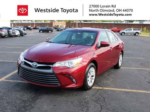 Used 2017 Toyota Camry LE FWD image 1
