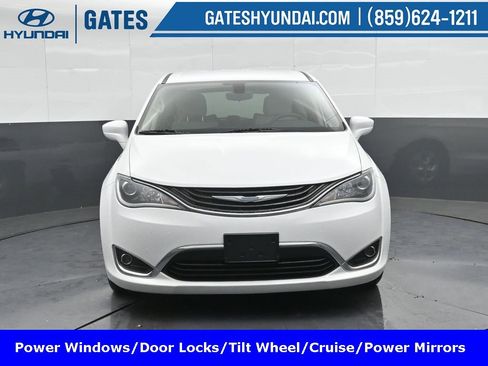 Used 2017 Chrysler Pacifica Touring Plus image 5