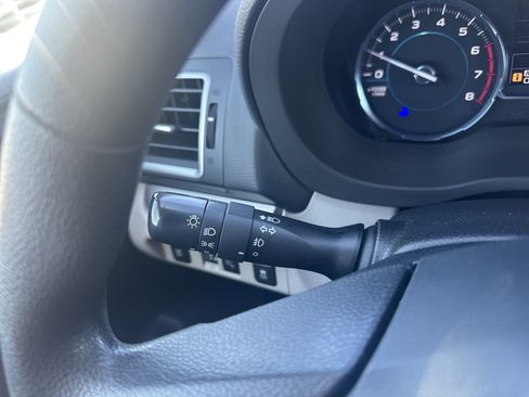 Used 2018 Subaru Forester 2.5i Premium AWD/4WD image 32