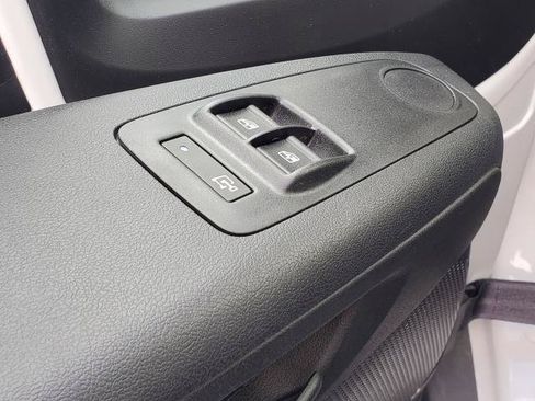 Used 2025 RAM ProMaster 2500 FWD image 18