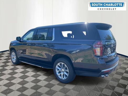 Used 2023 Chevrolet Suburban Premier RWD image 6