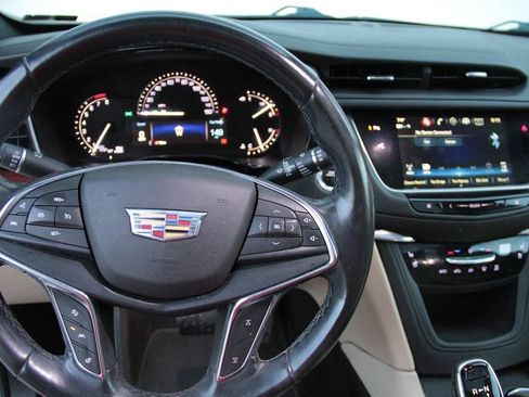 Used 2019 Cadillac XT5 Premium Luxury w/ Driver Assist Package FWD image 11