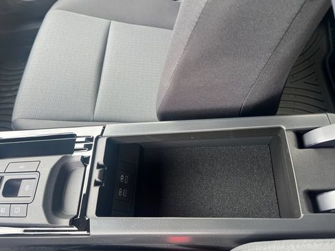 New 2026 Toyota Prius LE FWD image 19