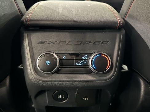 Used 2025 Ford Explorer ST-Line w/ ST-Line Street Pack image 36