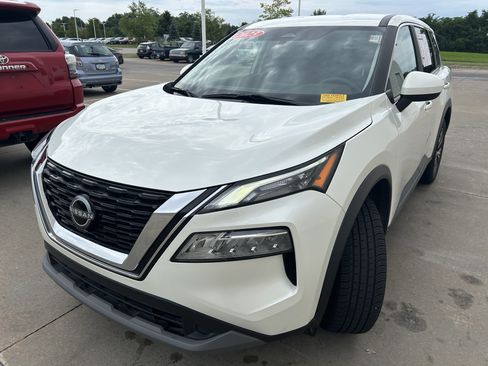 Used 2023 Nissan Rogue SV AWD/4WD image 3