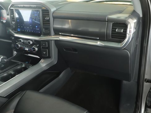 Used 2022 Ford F150 Lariat w/ Tow Technology Package image 22