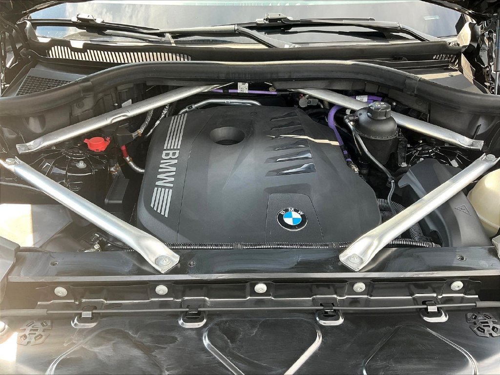 Used 2024 BMW X5 xDrive40i w/ M Sport Package AWD/4WD image 30