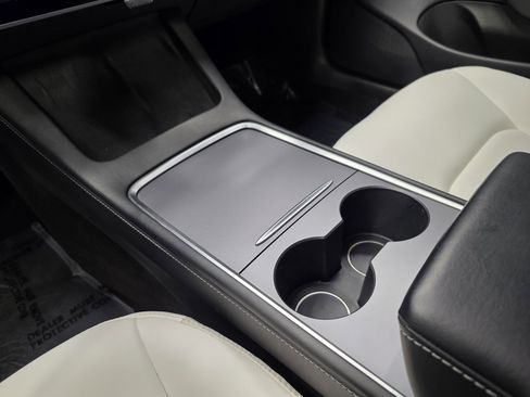 Used 2021 Tesla Model 3 Standard Range Plus image 25