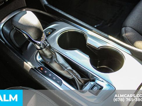 Used 2025 Chevrolet Malibu LT FWD image 34