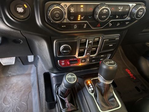 Used 2019 Jeep Wrangler Unlimited Rubicon image 11