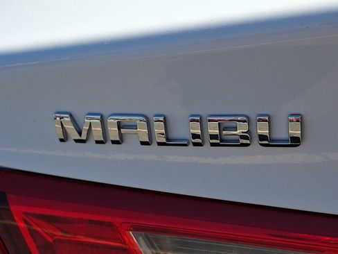 Used 2024 Chevrolet Malibu LT FWD image 30