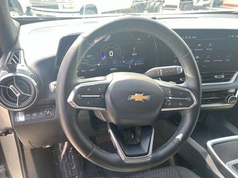 Used 2025 Chevrolet Equinox LT image 11