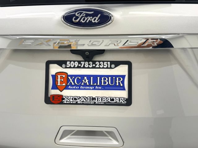 Used 2017 Ford Explorer XLT w/ Equipment Group 201A AWD/4WD image 9