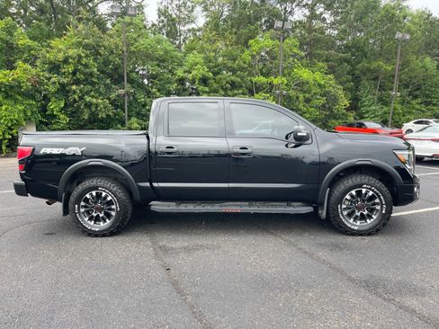 Used 2023 Nissan Titan PRO-4X w/ Pro-4x Convenience Package AWD/4WD image 21