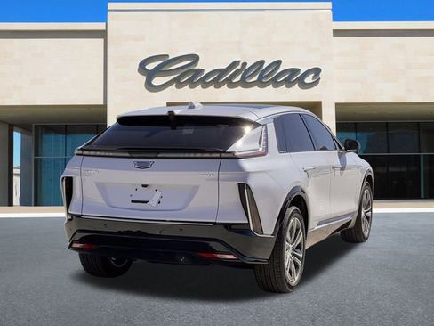 New 2026 Cadillac Lyriq Luxury image 3