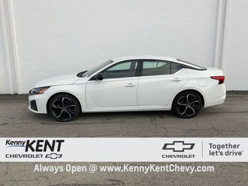 Used 2024 Nissan Altima 2.5 SR image 27