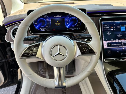 Used 2023 Mercedes-Benz EQE 500 4MATIC SUV image 16