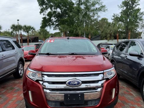 Used 2014 Ford Edge Limited w/ Driver Entry Package FWD image 2