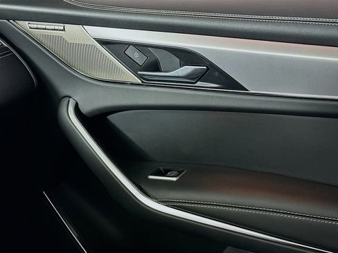 Used 2024 Jaguar F-PACE R-Dynamic S image 16