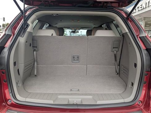 Used 2017 Chevrolet Traverse LT image 33