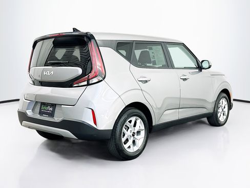 Used 2025 Kia Soul LX w/ LX Technology Package FWD image 9