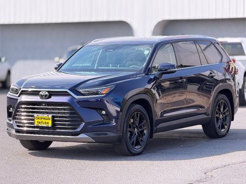 Used 2025 Toyota Grand Highlander AWD image 20
