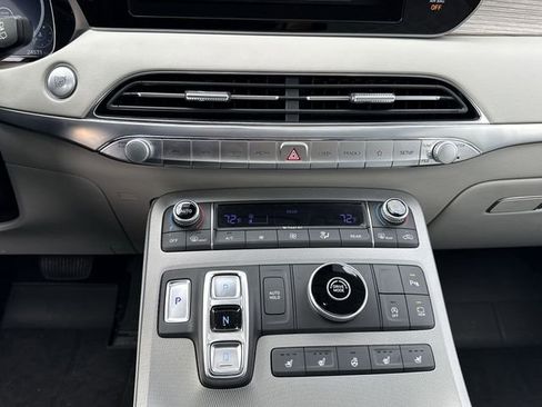 Used 2022 Hyundai Palisade Limited w/ Winter Package image 23