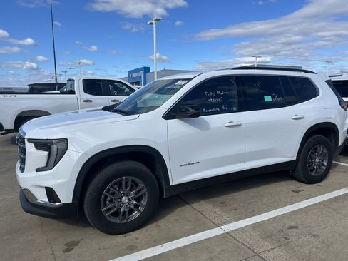 Used 2025 GMC Acadia Elevation image 1
