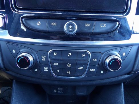 Used 2022 Chevrolet Traverse High Country w/ LPO, Floor Liner Package image 29