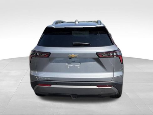 Used 2025 Chevrolet Equinox LT w/ Convenience Package II FWD image 4
